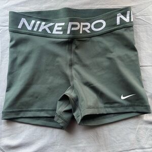 Nike Pro Shorts Green Women Small New